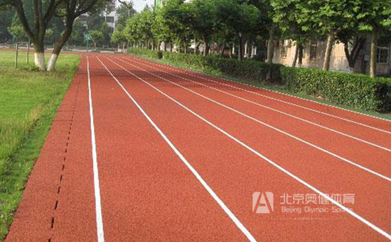 颗粒塑胶跑道图片