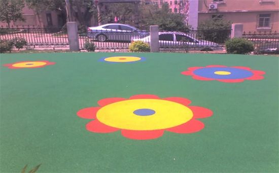 幼儿园花瓣塑胶跑道图片