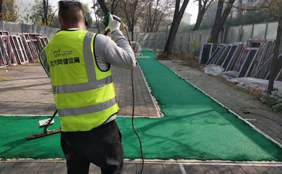 塑胶跑道施工图片